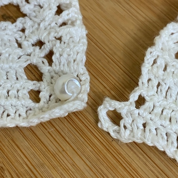 1980's Vintage Handmade Crochet Pearl White Round Yoke Collar - Picture 15 of 17